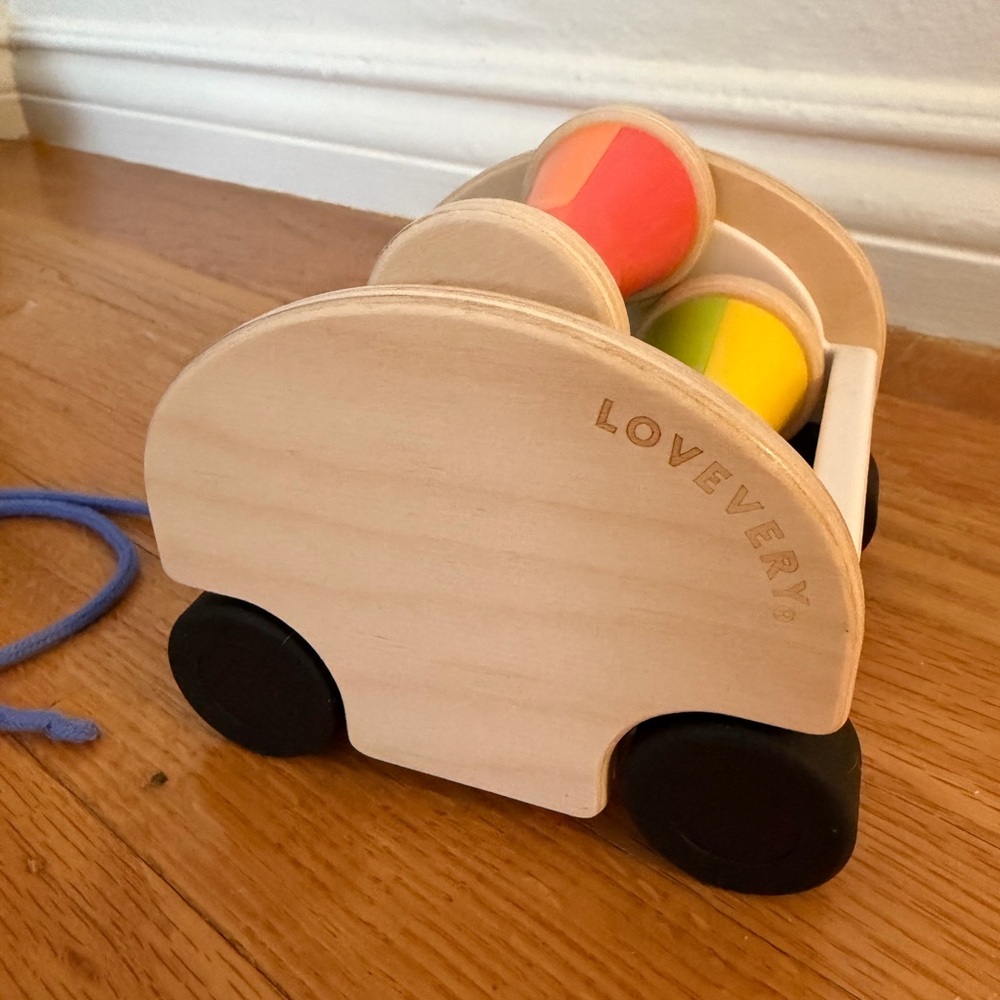 LOVEVERY Pull Toy